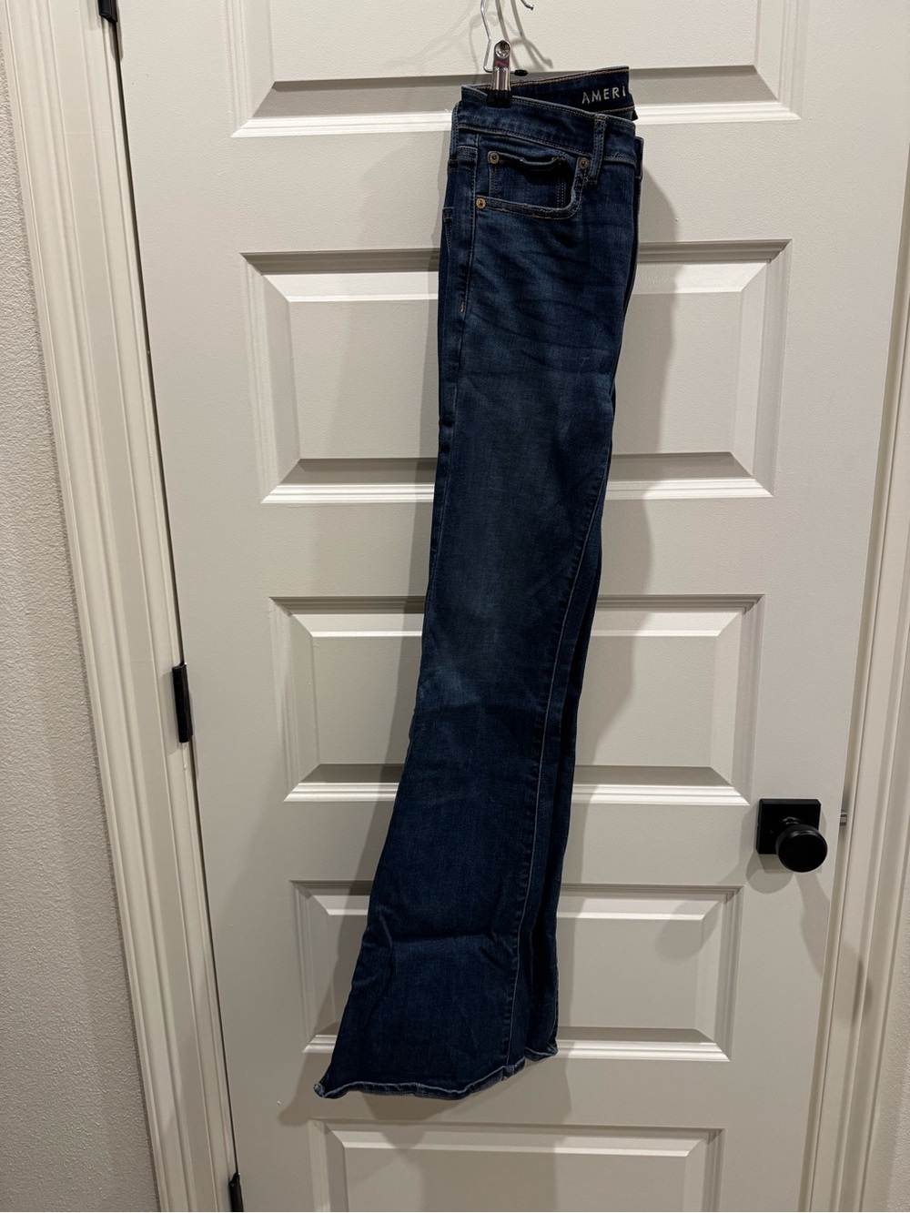 American Eagle Outfitters Women's Dark Blue Straight-Leg Jeans